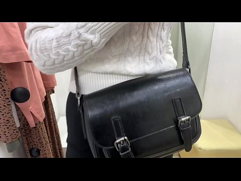 ❤️ Fa'alilolilo fa'alaua'itele o tama'i pipi FeralBerry ma se dildo i totonu o le potu fetaui ❌ Na'o le porn
